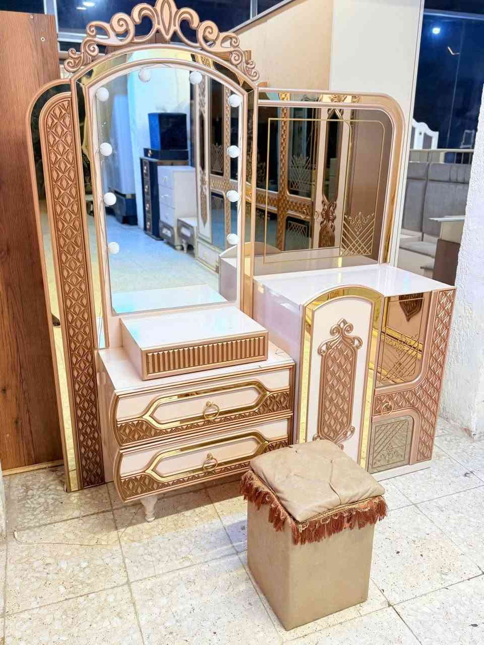 ✨ غرفة تركي مودرن اصلي 9 قطع ✨
نظام أبواب 
سرير مخزن عملي
 ضهر بلوك
 جام مضلل أنيق
 قماش وتر بروف أصلي
✨ نظافه 90/💯
 شد ونقل مجاني داخل بغداد
 توصيل للمحافظات بكروه
*********** واتس اب
