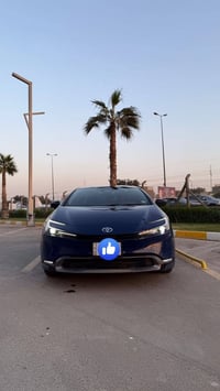 تيوتا بريوس ٢٣ هايبرد مكينه ٢٠٠٠ السياره فول مواصفات عدى التنته مواصفا...