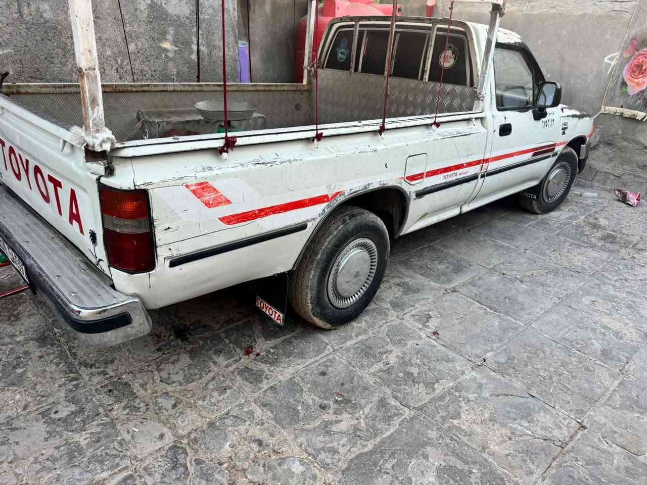 السلام عليكم عندي بيكم للبيع موديل 89 سياره باسمي رقم جديد جير ومكينه كفاله عنوان بصره العنوان معقل السعر 60 وبيها مجال هذا رقم الهاتف صفر ***********
