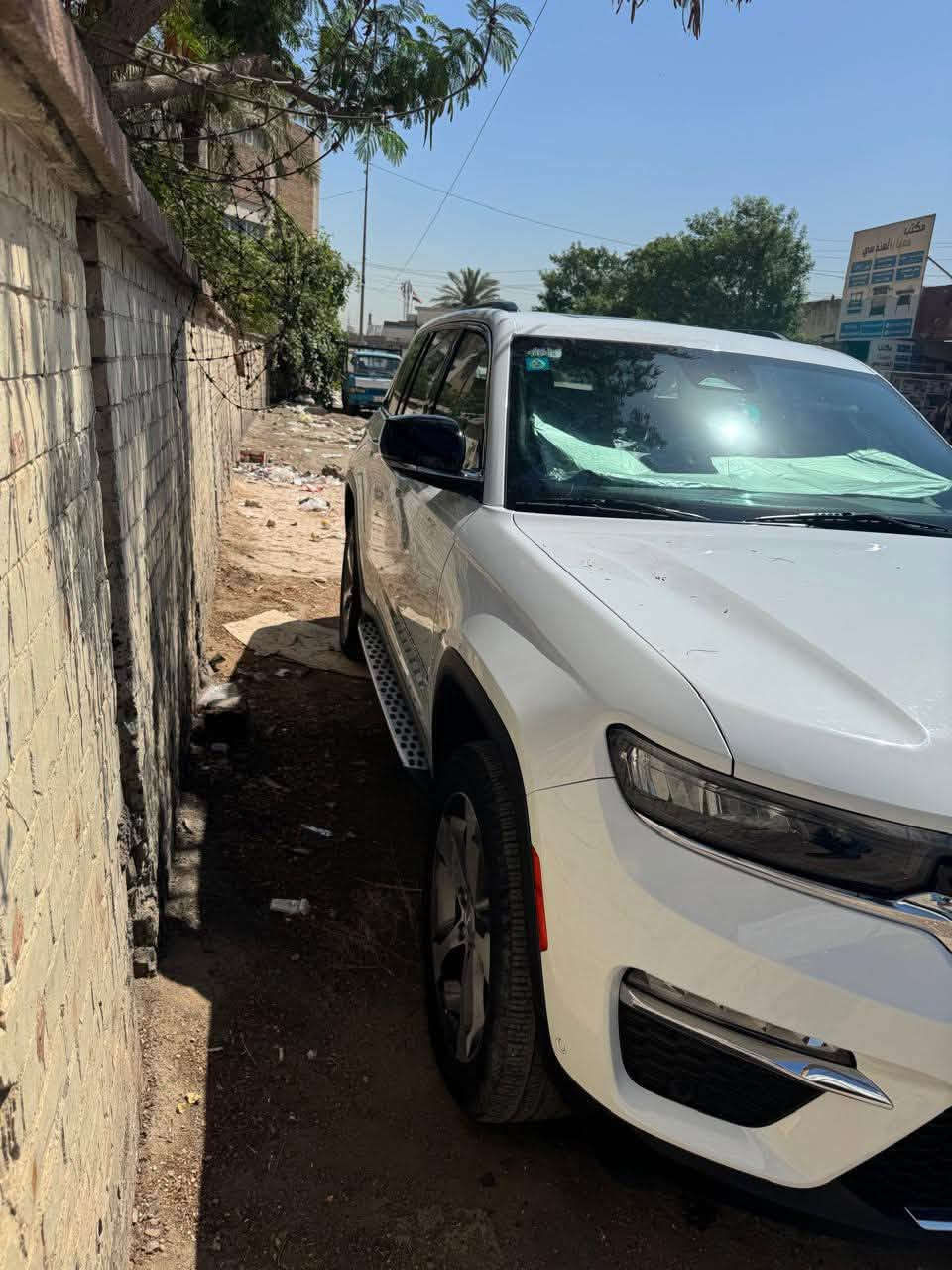 جيب خليجي موديل 2024 ماشيه 18 الف مواصفات Limited Plus معروفه بيها فقط مبدل باب الاصلي والبقية مكفول 
بغداد - زيونة 
*********** 
السعر 44 الف
