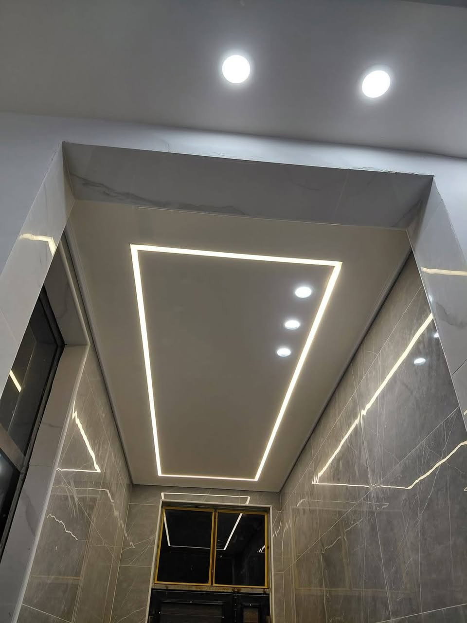 ✨ تم بحمد الله إنجاز عمل أحد منازل زبائننا الكرام ✨
بلمسات وإبداع الصباغ الطيب كرار سليم 🎨👌
شغل متقن وجودة تليق بذوقكم الراقي 💯
للاستفسار والحجز 📞
*********** السماوا, المثنى
