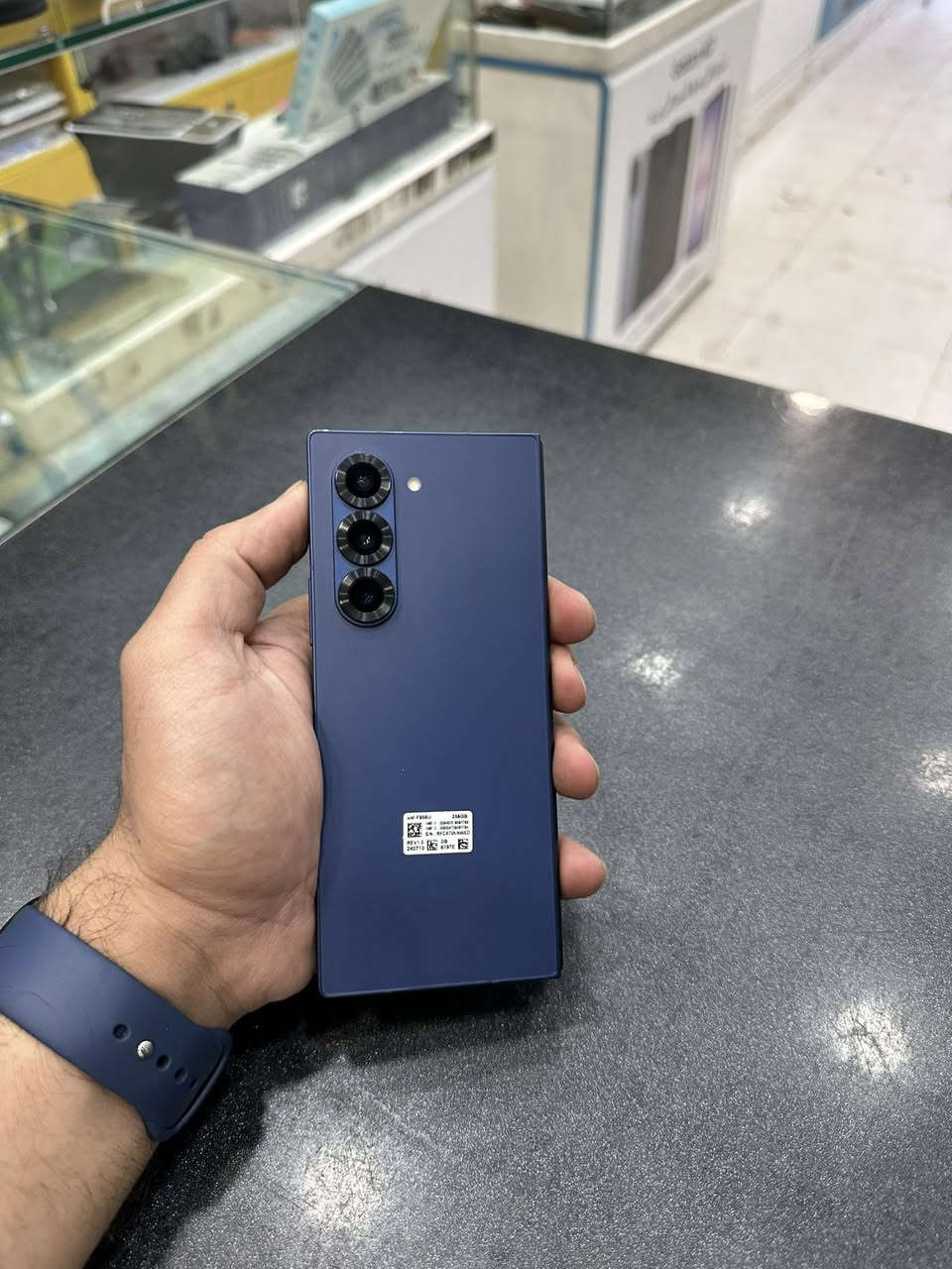 🔺مرحبا شباب Z Fold 6 256
➖قافل شريحة يعني اله تدفع ضريبة يلا يشتغل
➖جهاز نضيف
➖رايدة ب650 وبي مجال بسيط 
➖للاستفسار متواجد واتساب ☎️
***********
