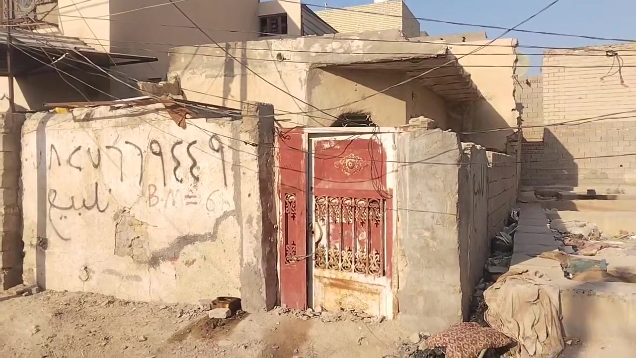 بيت100متر حسبت عرصه للبيع النجف حي العسكري شارع السبيس 79629
سعر 55 مليون مع المجال 
الاستفسار اتصل 
***********
