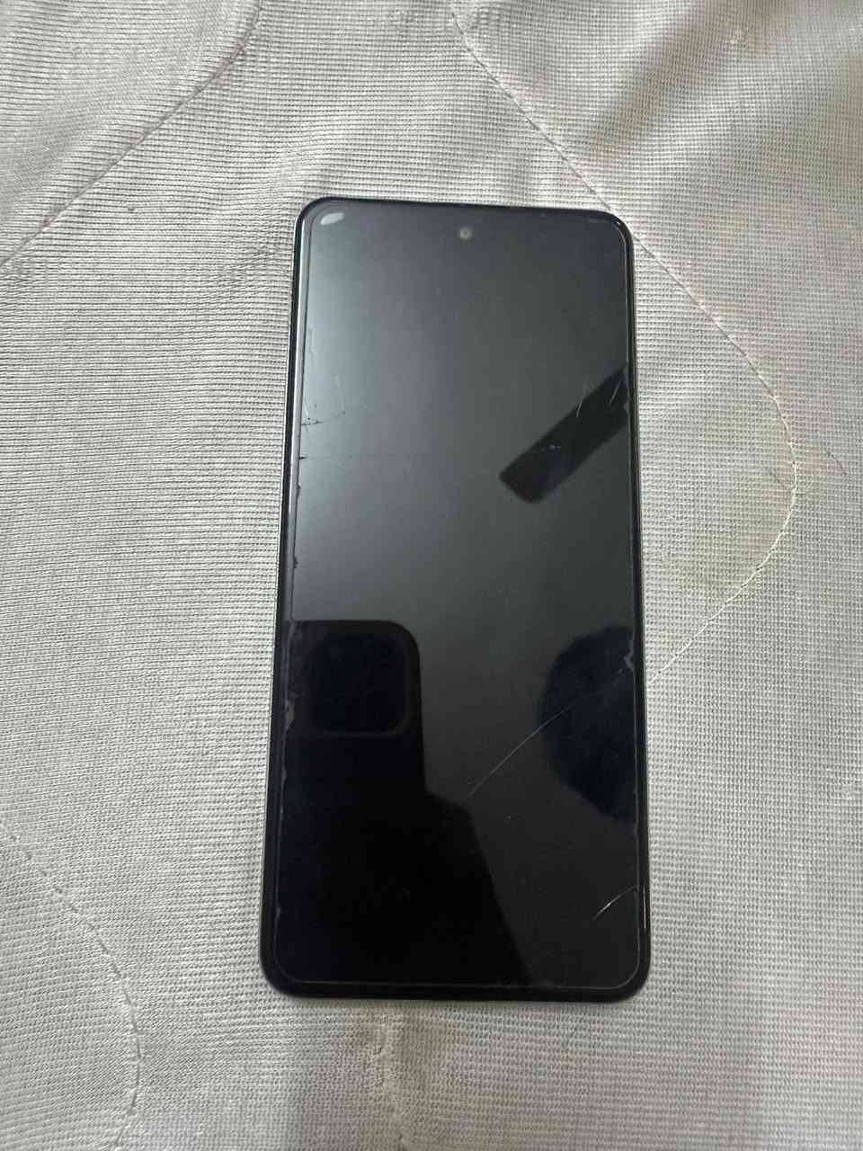 سلام عليكم موبايل ريلمي c65لمبوايل جديد شخط ما بي أي كسر ما بيه ذاكرته 256  سعرة 170 نهايتة مكاني بغداد الشعب (***********)
