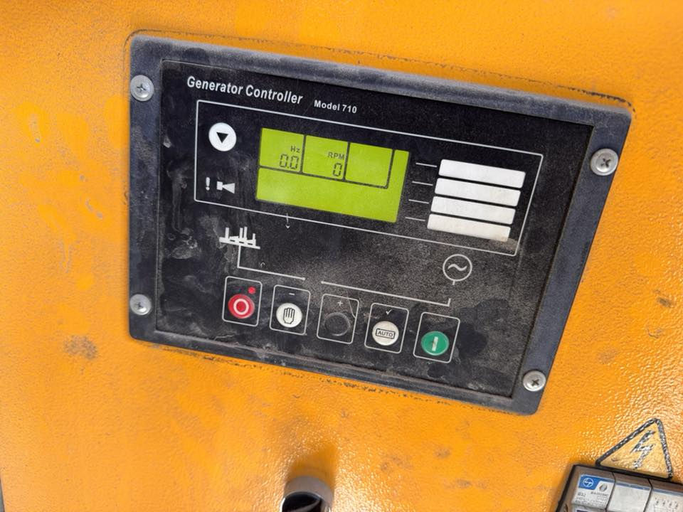 سلام عليكم مولد  استعامل بيت للبيع بيركنز مكينه اصليه مال بيركنز 3 بستم  توليد 14kv  مع الكاتم كامل فول اوتو اطفاء تشغيل حساس دهن حساس مي  كاتم قوي جدا السعر 30 ورقه  موقع المولد بغداد ابو غريب  ***********
