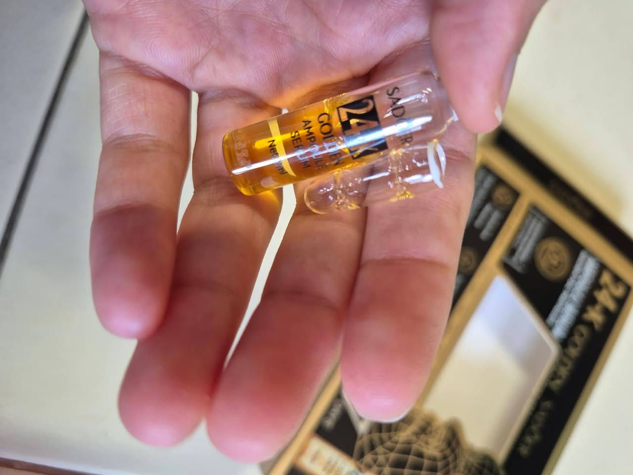 ابر شد الوجه طبعا الباكيت يجي بي ٧ ابر تقريبا 
الفائده منها كلش جبيره تشد البشره يعني تتغلغل داخل الخليه وتصلحها  وتشد البشره بحيث يبين الفرق واضح من تستعمليها بس شنو بنات يعني مو وحده عدها طسات شكبرها شكدها وتريد تشدها تفيد الي عدهم خطوط دقيقه او التجاعيد الي داتطلع سووها واهم شي تفيد الي ماعندهم هم تجاعيد ليش لان اح تبدي تشتغل من هسه حته تشد البشره بحيث تتأخر كلش التجاعيد يلاتطلع بلوجه كلش حبيتها وحبيت استعمالها سهل تاخذين الابره تمسحين بيها وجهج يعني موحقن وها صار فتره استعملها كلش فادتني 
ولاتجي وحده تكول اعلان تره الباكيت كامل بي ٧ ابر سعره ب٣ يعني مومال اعلان واني اصلا اجيبها منا يخلصن منا لان هنه كلش زينات 
اكثر وحده تتفاعل تفوز كل خميس وحده تفوز


**إذا كنت صاحب هذا الإعلان وتريد حذفه لأي سبب، رجاءا أرسل رسالة إلى الدعم الفني**