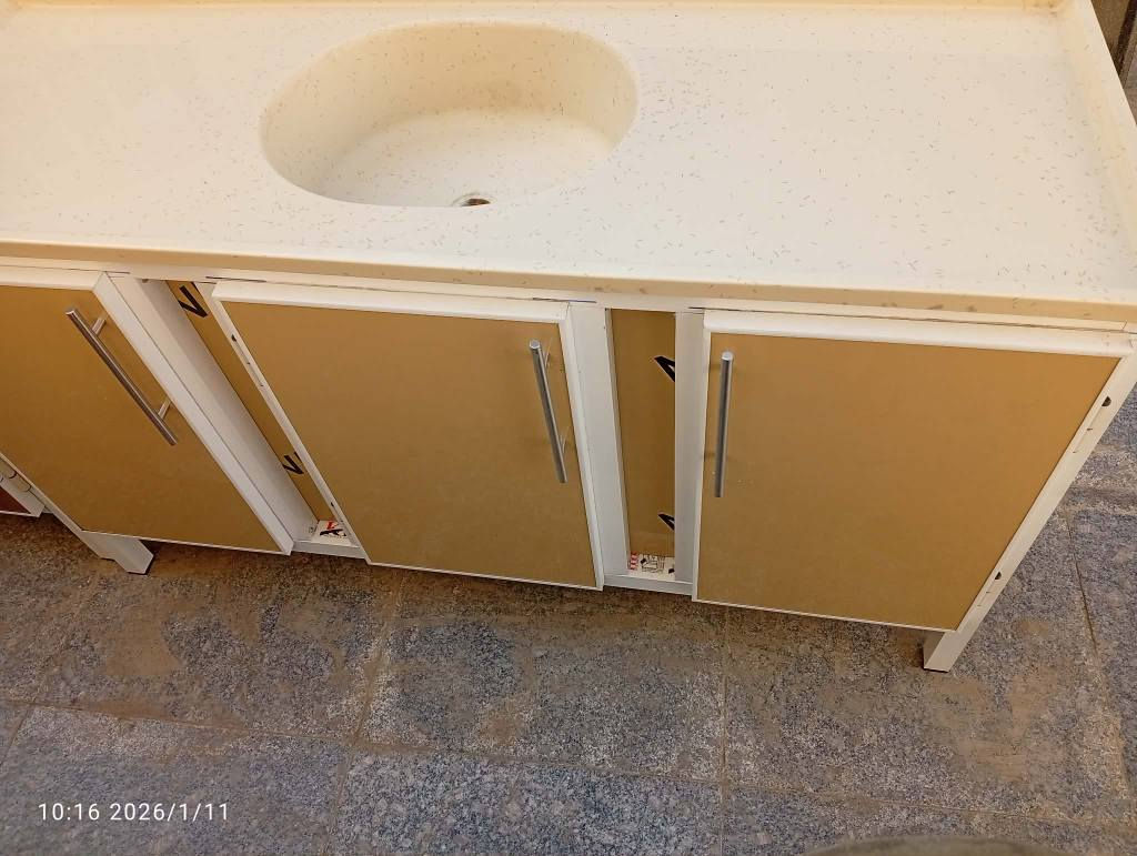 ‎سناكي متر ونص السعر 135 للاتصال *********** ميسان  يوجد توصيل داخل العماره‎ عمارة, ميسان
