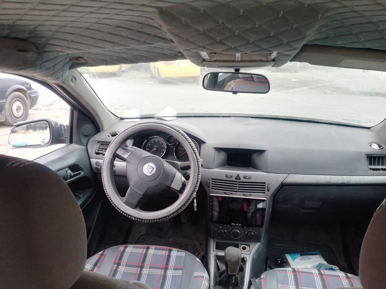 سلام عليكم اخوان اوبل استرا موديل 2008بدون ضربة سياره حلو كير محرك شرط رقم كركوك سنويه منتهي مكان سياره كركوك سعر 40ورقه بي مجال ***********/***********
