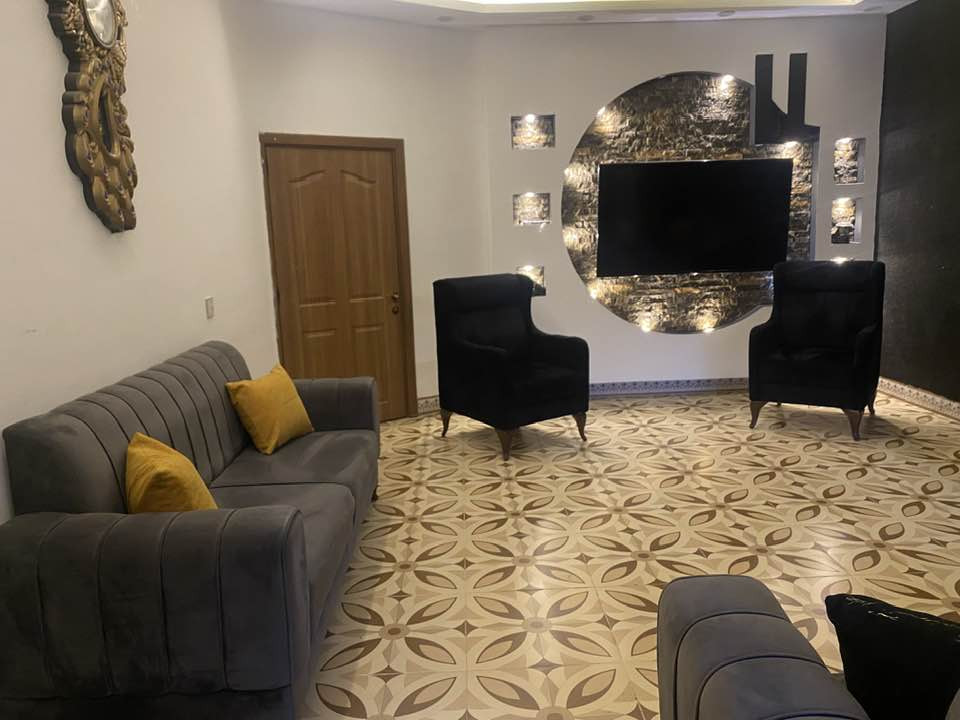 سلام عليكم
تخم قنفات نظيف اي عيب مابي 5 قطع لوك شراي خابر رقم *********** عنوان كركوك
