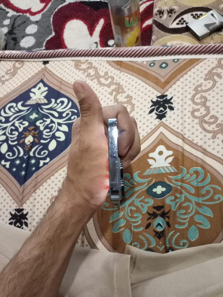 ايفون 13 برو ماكس شرق اوسط بطاريه 79 ذاكره 256 مكفول ما مفتوح برغي بي
للتواصل ***********
