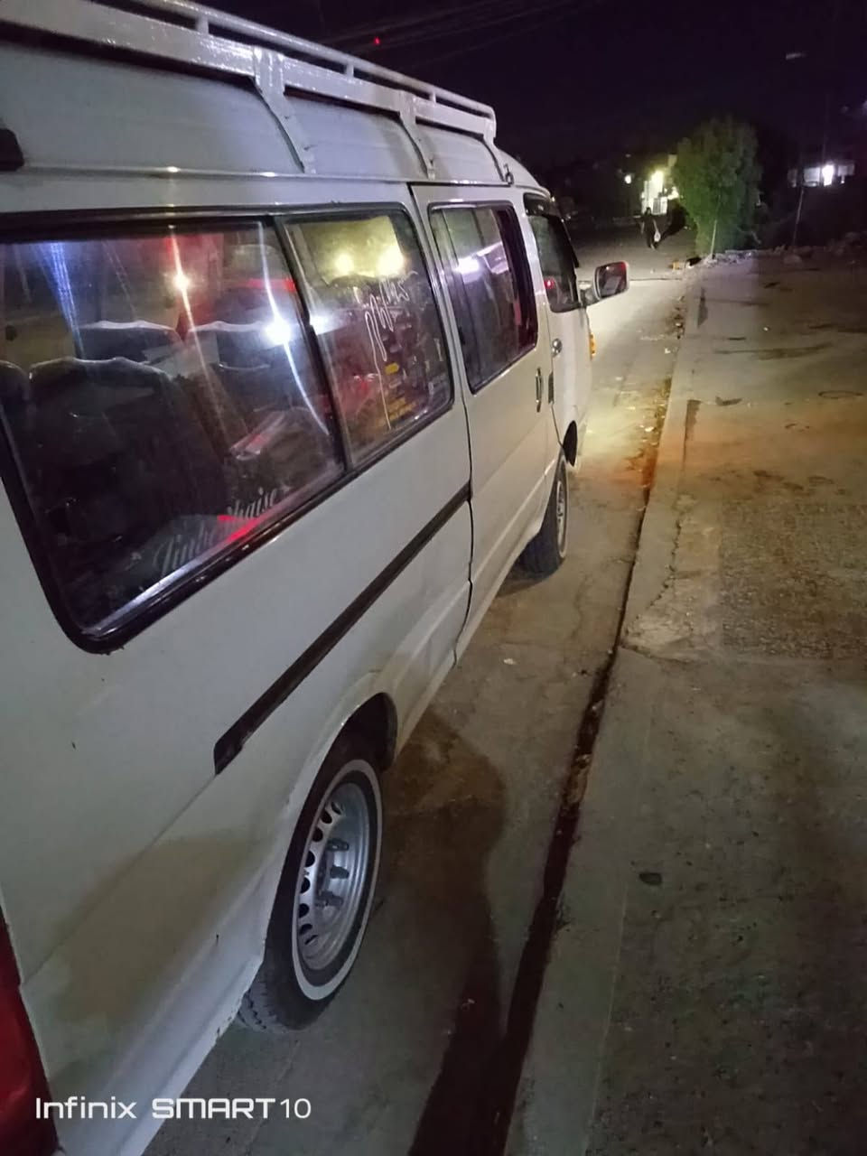 للبيع  جنبي  موديل 14مصفره من غرامات لا عليها حجز ولا شاره راعيها ما ندله سياره مكينه دفدي دوشمه عامه تخم تاير خط ابيض  سعر 38 وبيها مجال  سياره من يدك الي شارع درهم احمر مذب عليها رقم ألماني  لا خط ولا حجز ولا غرامات   *********** عنوان بغداد
