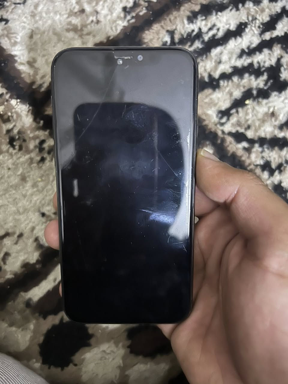 سلام عليكم 11برو فقط ذاكره 64بطاريه 73جهاز نضيف90%100جهاز ابد ما مفتوح مكاني بغداد حي اور سعر 275 وبي مجال حك جيه رقم هاتف ***********
