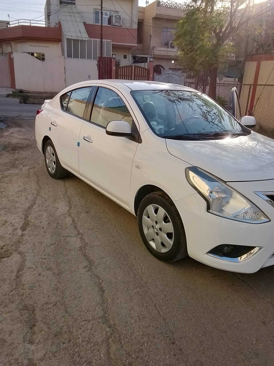 نيسان صني هندي
موديل 2021
ماشيا 114الف
ملاحظة شبر بخ يم قبر البانزين 
والسعر 108 مجال بسيط 
***********
