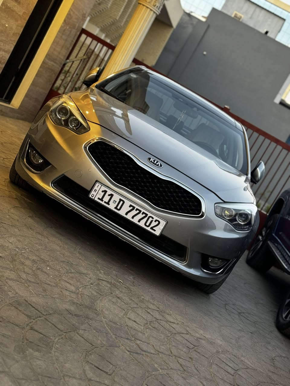 السلام عليكم 
كادنزا 2015 vip وارد امريكي حادثها موضح بلتقرير وبلعراق صار بيها صبغ جاملغات خلفيه  ابيع حزام حته ماينشلع كلبي بلكلام  ماشيه ١٩٩٠٠٠ قابل للزياده 
سعرها 120 ورقه وبيها مجال بسيط *********** بغداد الدوره 
السياره نقصها صدر تعبان والبنوراما من ترجع تسدها بطيئه يرادلها ادامة فايبرات فقط 
الكشنات الاماميه يرادلها دوشمه 
المواصفات :
بصمه 
بنوراما 
شاشه 
تدفئة بلستيرن 
كشنات كهرباء تدفئه امامي خلفي +تبريد امامي 
برده كهرباء 
تحديد مسار 
نقطه عمياء 
حساسات 
كامره 
لايتات زنون منضومه كامله 
وباقي المواصفات مبينه بلصور
