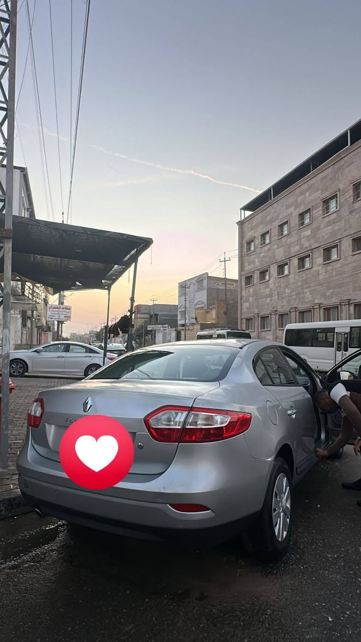 السلام عليكم ورحمة الله وبركاته عندي رينو فلاونس موديل 16 للبيع مكاني البصرة رقم بغداد سعر 70وبيها مجال حك الجية حسب كلام الأختصاص يكولون بيها مشكلة بالكونترول حاليآ السيارة واكفه اذا اكو مراوس بسيارة حسب القناعة *********** هذا رقمي
