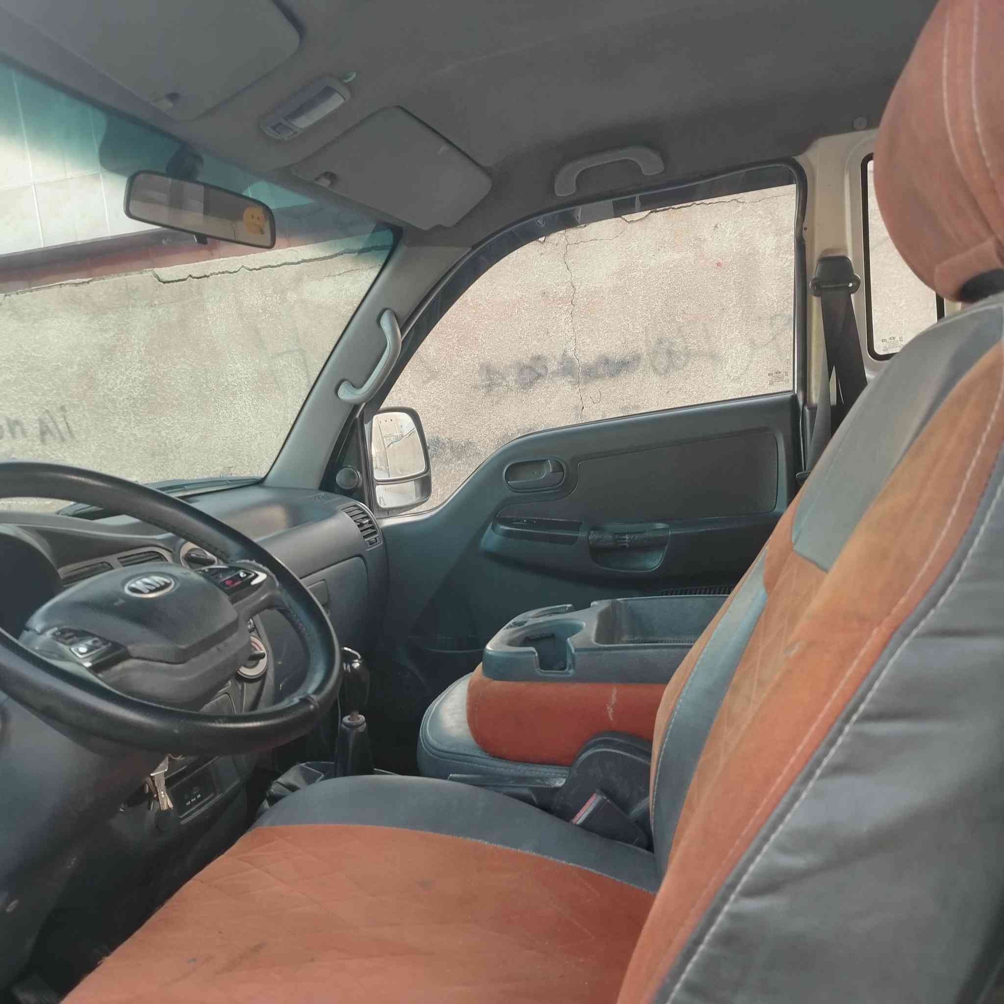 السلام عليكم ورحمة الله وبركاتة
للبيع كيا موديل 2015
محرك 2700
 السيارة كفالة عامة وجديدة مذب عليها ربع دينا گبل للشارع توكل الشغلك بيها

 السعر 115

مكان السيارة بغداد المعامل

 السيارة استخدام شخصي 

رقم التلفون ***********
