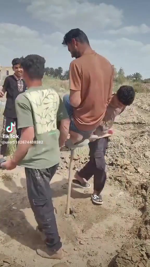 *********** واحد يريد يحفر برينا يتصل على هذا رقم التليفون ابوي خير ويتدلل
