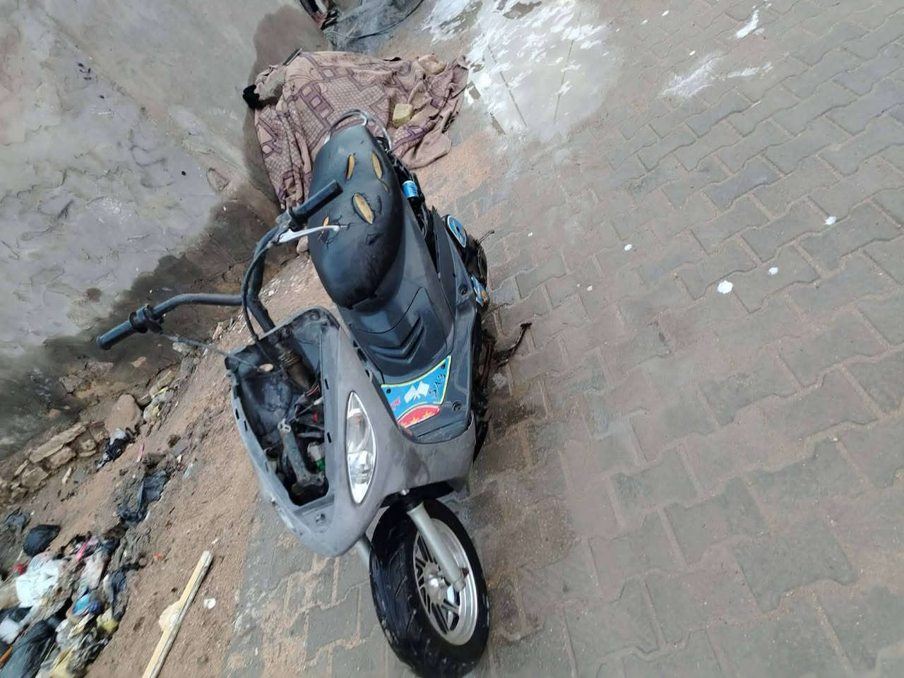 ماكس منغولي للبيع مامفتوحه شرط المكينه للبيع مستعجل  *********** مو شراي ...  عدل وكبل
