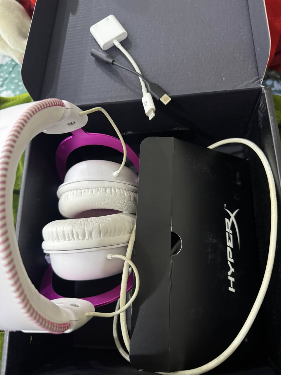 السلام عليكم سماع هايبر اكس اصليه وياها تحويلتين ايفون وتايبسي وتويلة بي سي السعر 85وبيها مجال لل شراي المكان سمره 
الرقم ***********
