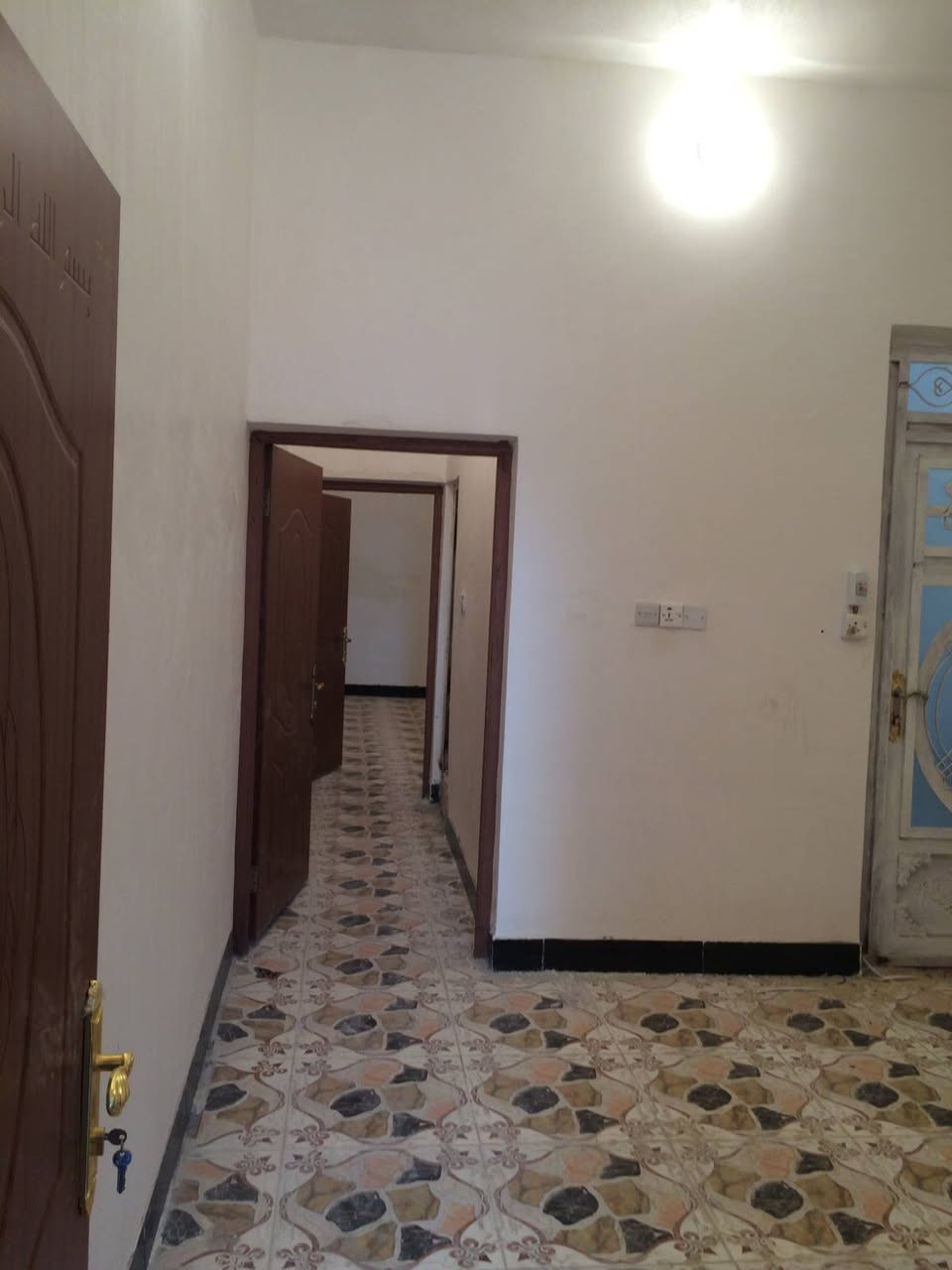 بيت ١٥٠ متر للبيع طابقين مسلح في حي المعلمين سومر بناء حديث عام ٢٠٢٠ مؤجر بمبلغ ٩٠٠ الف دينار شهريا يصلح للاستثمار او السكن السعر المطلوب ٢٧٥ مليون فابل للتفاوض للاتصال ***********
