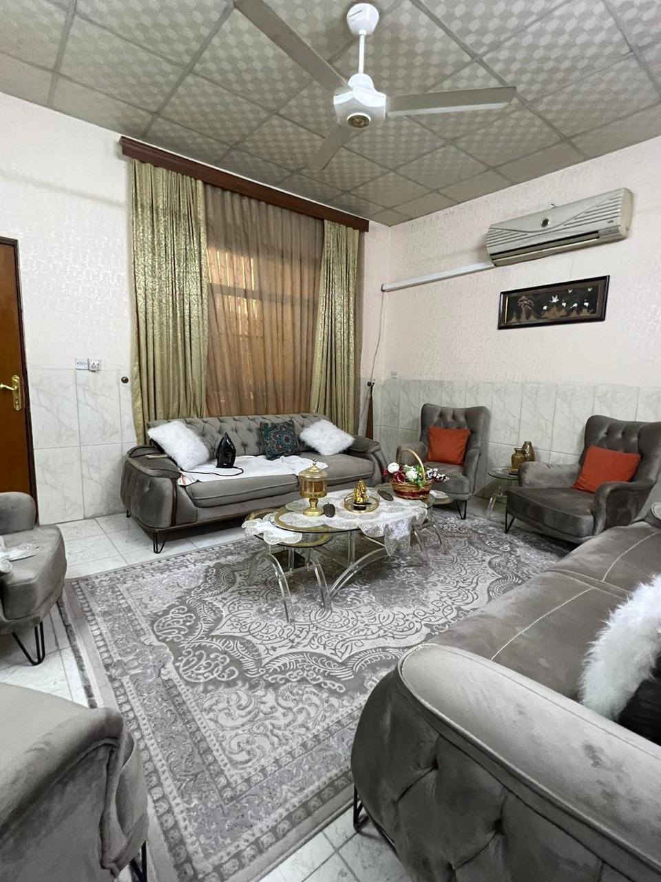 للإيجار 
١٠٠ متر سليماني ٤٠٠ الف 
***********
