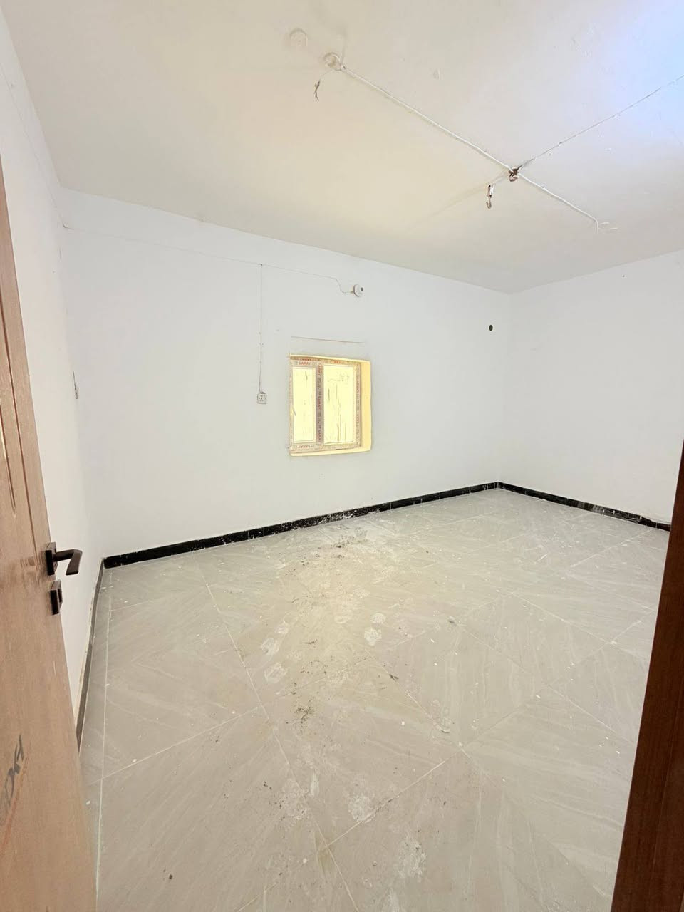 بيت للبيع طابو صرف
المساحة 100 متر ✅
دولان
📌 العنوان : منطقة الجتة ( حي رفعت) ثالث بيت عن شارع 30

يحتوي على غرفتين وصالة ومطبخ وصحيات ✅

متوفرة كافة الخدمات تبليط لباب البيت
كهرباء ماء مجاري
للاستفسار الاتصال على الرقم.

***********
