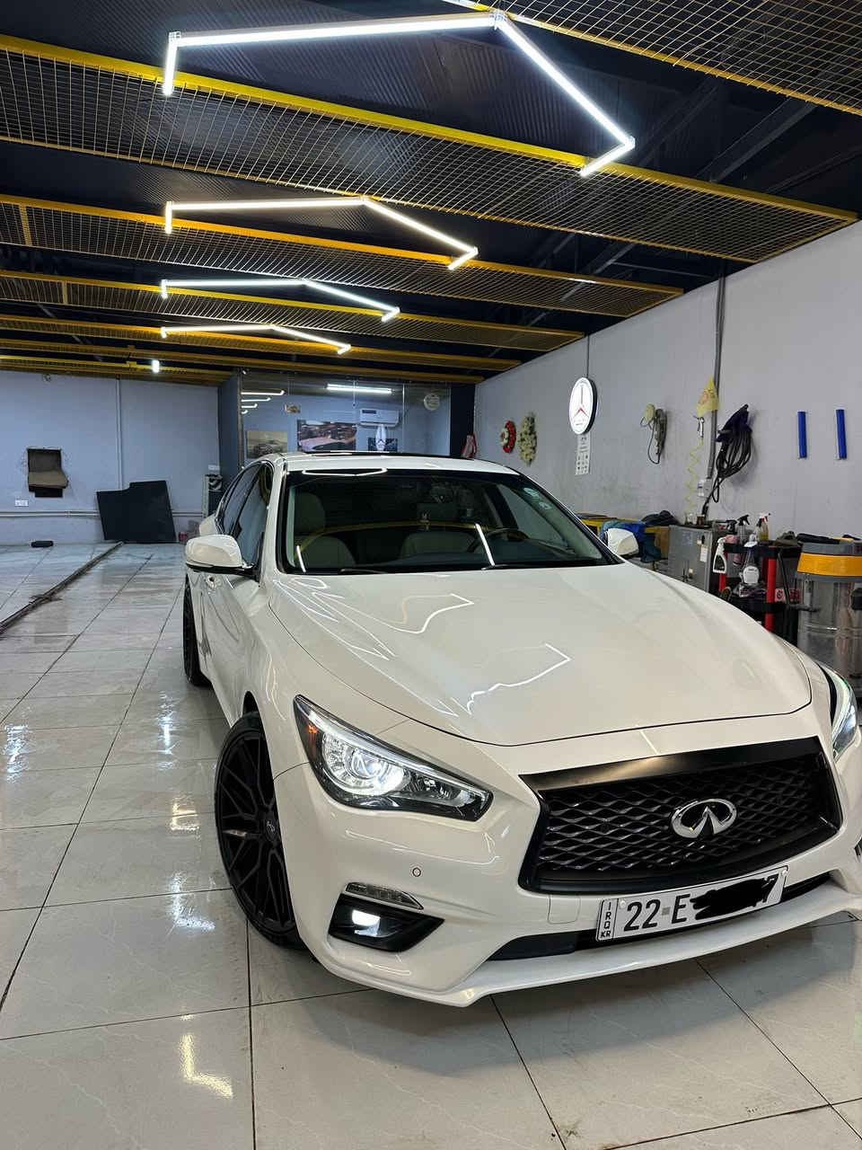 iNFNTiy Q50  SPORT
  V6 TWiN TURBO
ماشي. 25. الف 
‎ مواصفات 1/1 
‎رادار امامي رادار خلفي. رادار جانبي. 
‎5كاميرات. 
‎ستيرن هيتر +كهرباي +گيچات الكتروني 
‎سياره بصمه. +ئوتوستوپ+ئوتوستار 
‎لايتات ليد +زينو+بگلايت لييد 
‎كوشن هيتر. +خزن +كهرباي
‎تبريد مركزي+كوشنات هيتر
‎جامات ئوتو
‎سياره جا هزه من كل نواحي 
‎ضرر سياره.  2قطعه صبخ 2مبدل نفس لون.  
‎گير محرك شرط. مامفتوح.  
‎سياره جاهزه و جديده وضع شركه..
سياره گزوز سپورت 
ويلي سپورتي اصلي. 
تايرات جديد بيلادي 
***********📞☎️
‎واتساب +كورك
