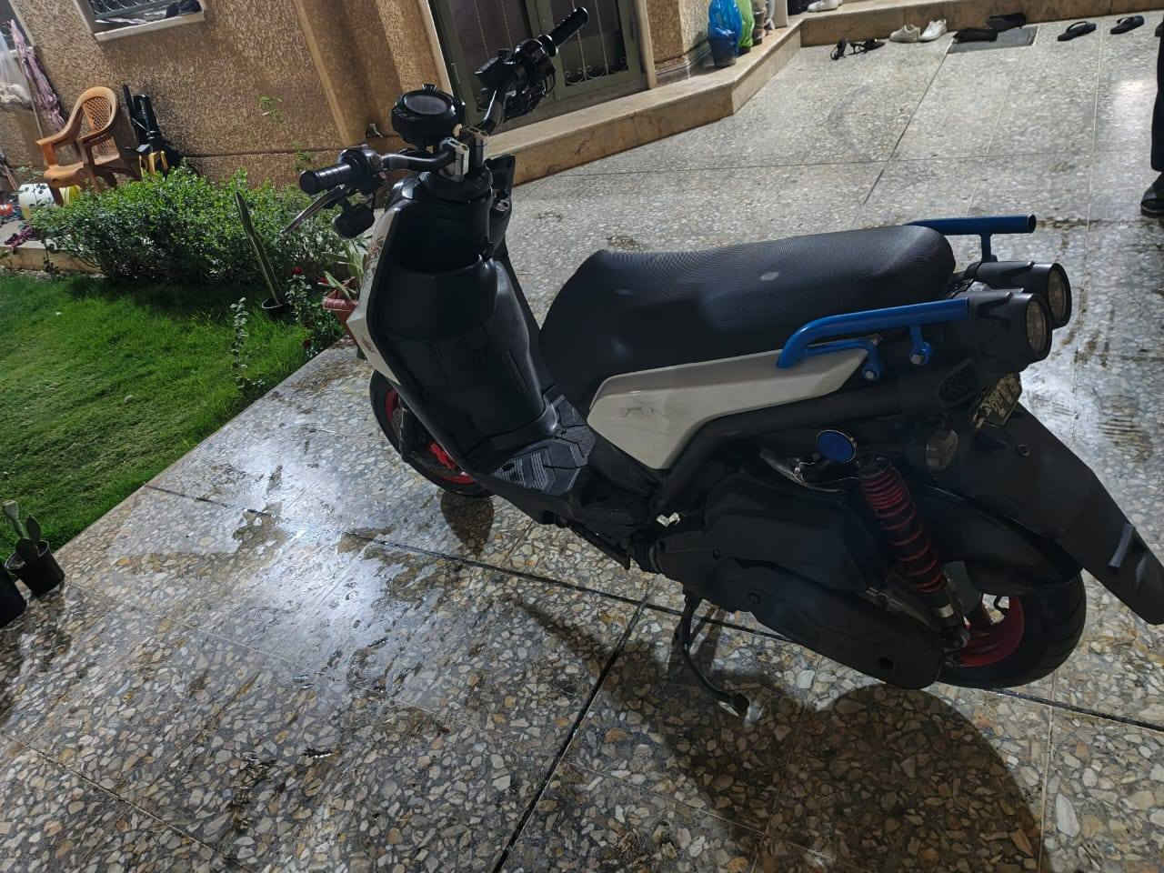 سلام عليكم سكنس جبلي موديل 2014 دراجه جاهزه شلعه معدل فول مكينه مفتوحه 58 ونص سعر 1200 وبيها مجال  مكلف بالنشر *********** المكان الكماليه
