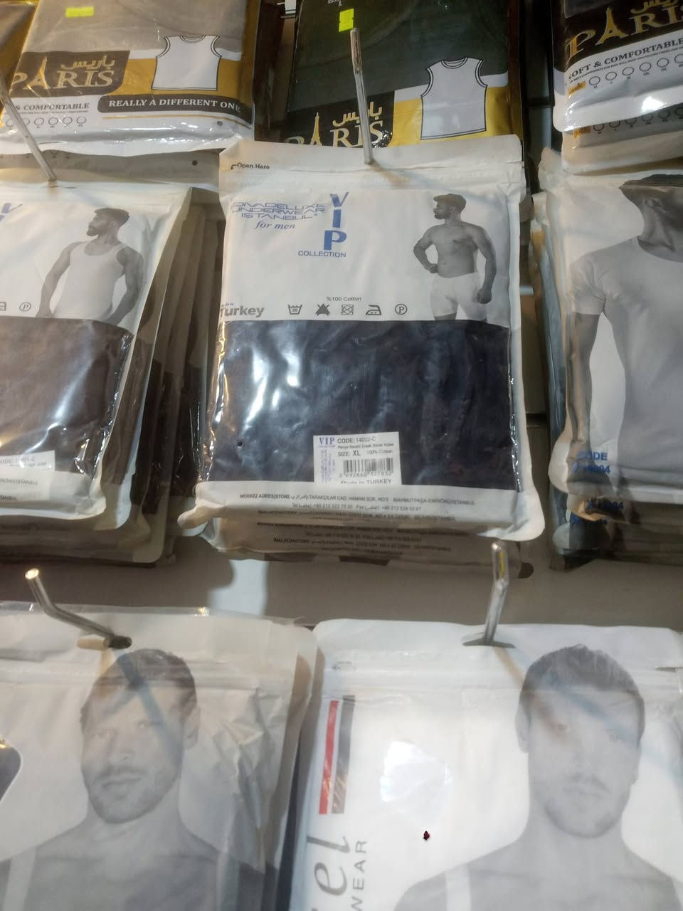 السلام عليكم
بضاعه رجالي كميه خير من الله 
تصفيه جوه سعر الجمله ***********واتساب فقط
