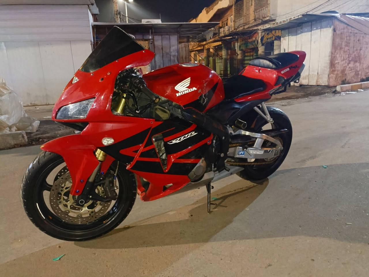 السلام عليكم
RR600.

2006 محرك مكفول شلعه ومعدل فول الدراجه وكعت من الستان ونكسر الكفر مستعجل ع بيعتها مكاني ميسان   ***********

