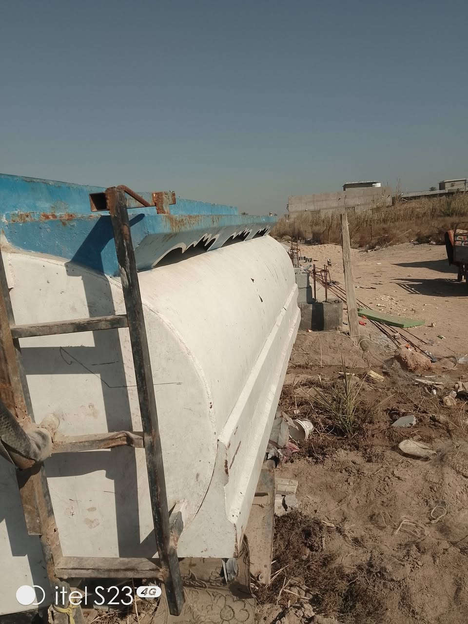 سلام عليكم من رخصت اصحاب الكروب عندي تانكي مغلن يشيل 7الف لترللبيع سعره20ورقه وبيه مجال بسيط مكاني البصره كرمت علي ***********
