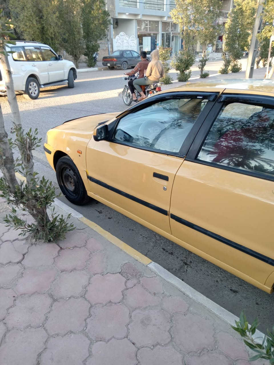 سمند تكسي رقم واسط باسمي موديل ٢٠١٠ رايدها 27 وبيها مجال مصفرة هيىة
الاستفسار الاتصال ***********
