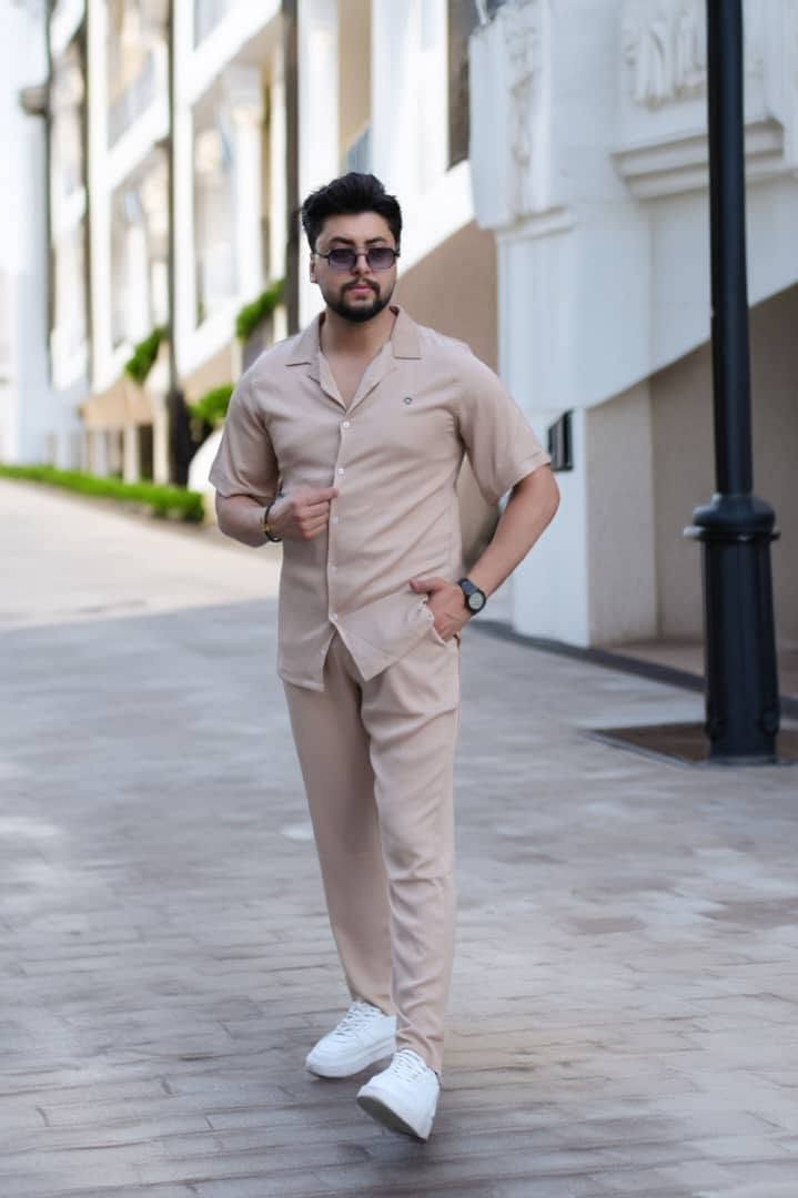 ☀️ طقم صيفي رجالي فاخر 💯 .

طقم مارفل 
مقاس M L XL 2XL 
عدد سيريا / ٢٤ / قطعه 💯🔥 .

تصميم عصري أنيق يمنحك الراحة والأناقة في أيام الصيف، بخامة مميزة وقصة شبابية مناسبة للإطلالات اليومية والرحلات والعطلات.

🎨 متوفر بعدة ألوان .

🚨🚨 المبيع جملة فقط 🚨🚨

📞 للتواصل والاستفسار: 0990200617 
أو على المسنجر.
‏استعمل هذا الرابط للانضمام إلى مجتمعي في واتساب لمعرفة كل جديد . https://chat.whatsapp.com/G5aVTEIkSzzAdN2KQVBmsz
لمن يهتم ...
متوفر لدينا متجر أحذية .
‏‏استعمل هذا الرابط للانضمام إلى مجتمعي في واتساب لمعرفة كل جديد عن الأحذية . https://chat.whatsapp.com/KRn9dSFIHRD0cxDqi5mqhJ


**إذا كنت صاحب هذا الإعلان وتريد حذفه لأي سبب، رجاءا أرسل رسالة إلى الدعم الفني**