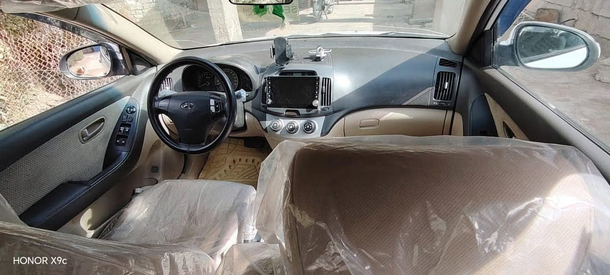 اسلام عليكم افانتي2007 خليجي سياره جهزه متحتاج تصرف عليه رغم انكليزي هزه بسمي بيه رشات صبغ ابيع حزام لسعر 87.//. ***********
