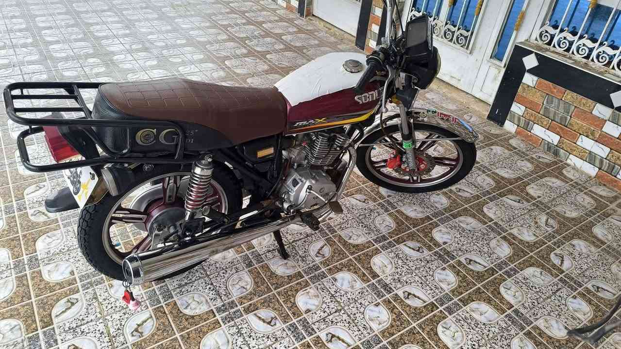 السلام عليكم دراجه سافان 23 اوراق ما مفتوح بها برغي مقفوله كفاله عامه سعر 600 وبيها مجال مكان الدراجه حله نادر قرب شركه الرنا للاستفسار يتصل ***********
