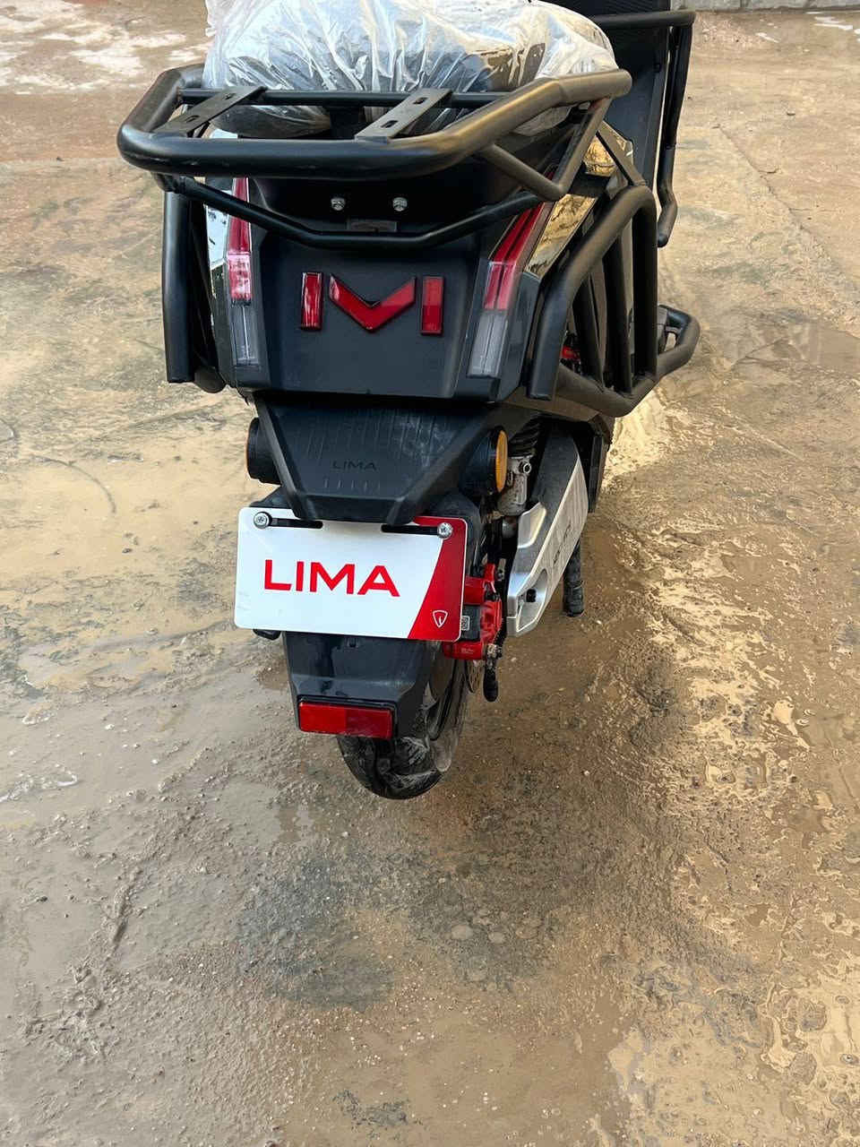 السلام عليكم دراجه شحن للبيع مواصفات الدراجه تحتوي الداراجه ع 5 بطاريات وكل بطاريه 32V وتحتوي ع مثبت سرعه ويكون حجم الملف 2000 ضد لماي سرعته حقيقيه 80 وتكون سرعة الشاحنه 360W شاحنه سريع لدراجه جيديده وما مستخدمه اهواي واي نقص ما بيه كلشي شقال بيه  السعر مليون وبيه مجال المكان بصره  مكلف بل نشر الاستفسار ***********
