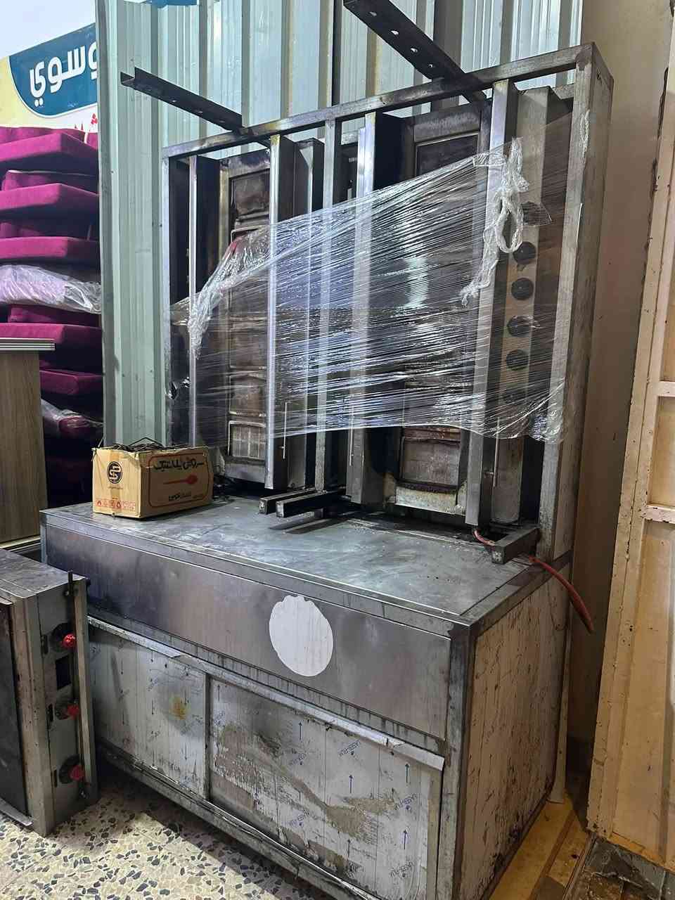 غراض مطعم للبيع
عنوان /كربلاء حي التحدي تقاطع مستشفئ الحجه شارع التانكي مجاور أسواق فله 
واتساب /***********
