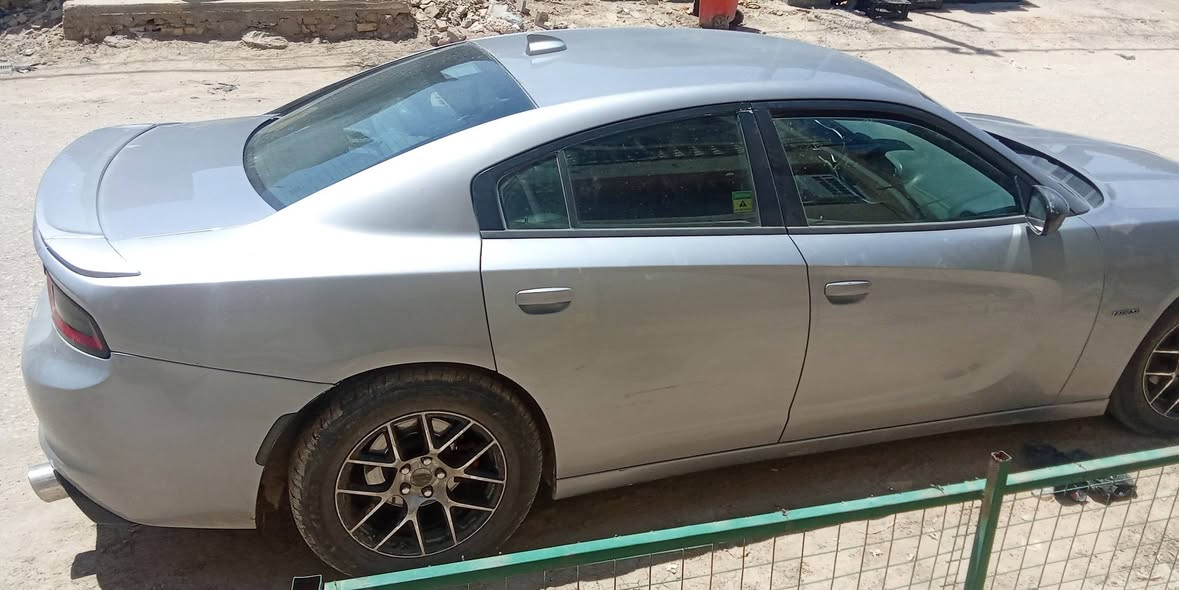 متاح جارجر هيمي موديل 17 اصل
كير طياره مكينه هيمي 5.7  غاز بانزين
رقم بغداد انگليزي بسمي هزه جديده
تبريد شغال ثلج
تخم تاير حجم 18 صار 5 اشهر من شاده
باتري 100 امبير اليوم شديته 
سلف جديد 
الحدادية الامامية كلهه جديده ماعدا بوشتين مال طبله
الحدادية الخلفيه كلهه جديده ماعدا ضعف بالدبلات الخلفية 
مواصفات الار تي العادية المعروفه 
ضربتهه بالجنطه واصلة لنص السبير 
بيهه تبديل بابين جانبيات 
السونار موجود بالصور 
مكاني ديوانية 
السعر 160
مراوس او بيع 
للاستفسار اكثر التواصل على الخاص


**إذا كنت صاحب هذا الإعلان وتريد حذفه لأي سبب، رجاءا أرسل رسالة إلى الدعم الفني**