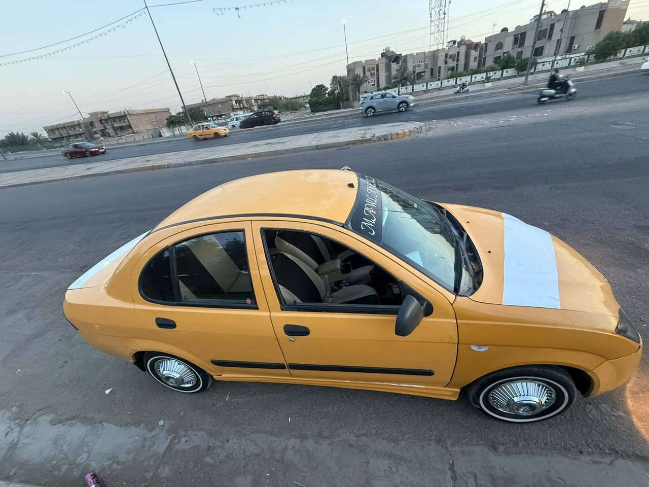 من رخصه الادمن 
طيبه 2015 
رقم بغداد باسمي 
مصفره هيئه و غرامات 
كير مكينه تبريد صدر كله مضمون خير من الله 
بيها جاملغ امامي مصبوغ صفحه السائق 

وجاملغ اليمنه مبدل والباقي بدون صبغ 
مكان بغداد حي جهاد حي الحسين 

السعر 35 وبيها مجال 

للاستفسار ***********
