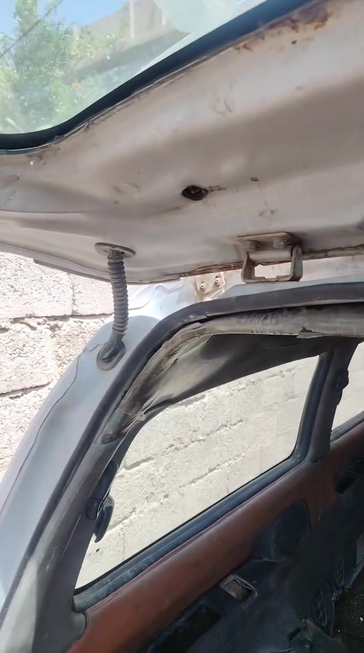 السلام عليكم استاركس ٢٠٠٠للبيع بسعر مناسب محدثه ٢٠٠٧ مشروع وطني سنوية بعد شهرين تسقط اخوان بيها كاز كيت وضربه بالبجم مصلحه  اخوان السيارة تريد تعمير (تعمير) شرط التحويل والنقابه لاتسئل  ماجاوبك للاتصال *********** لي واتس اب
