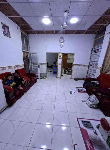 البيت اللبيع. كوفه شارع المطار القديم.  البيت قريب  عل شارع.  . المساحه 170 متر.  السعر 50 وبي مجال.  الستفسار يوجد وتساب ***********
