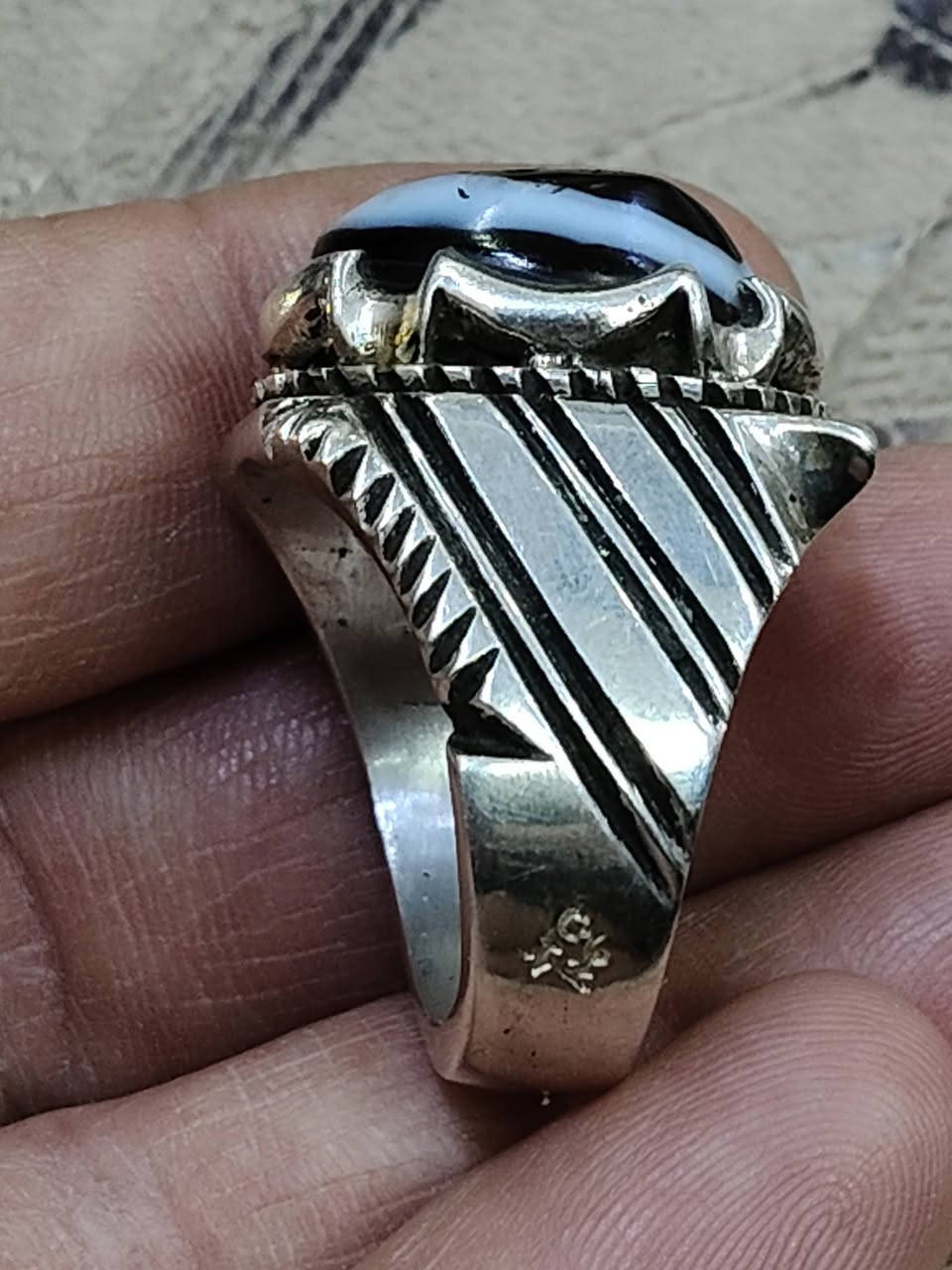 جزع صياغة ابو جون ثقيله 175 ألف بغداد ***********
