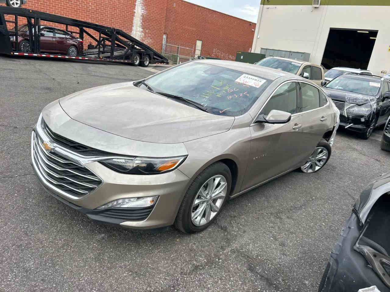 يالله.
سلام عليكم شوفرليت ماليبو 2024
1. مواصفات LT1
2. لون شباني 
3. ضرر سياره موضوح بصور 
4. سياره موعد وصله لدبي 2026/1/20
5. ماشيه. 30 mi
6. سعر 83 ورقه وبيه مجال بسيط 
7. رقم الهاتف. ***********/
زين ***********
الاستفسار اكثر راسل خاص واسف عل اطاله.
