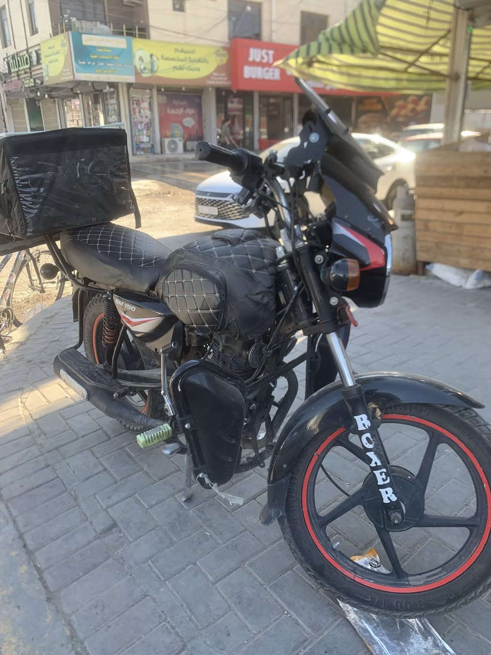 دراجه للبيع بوكسر ٢١ الدراجه نضيفه بس سلڤ عطل شلعه اوراق بيه كامله السعر ٨٠٠ وبيه مجال ***********
