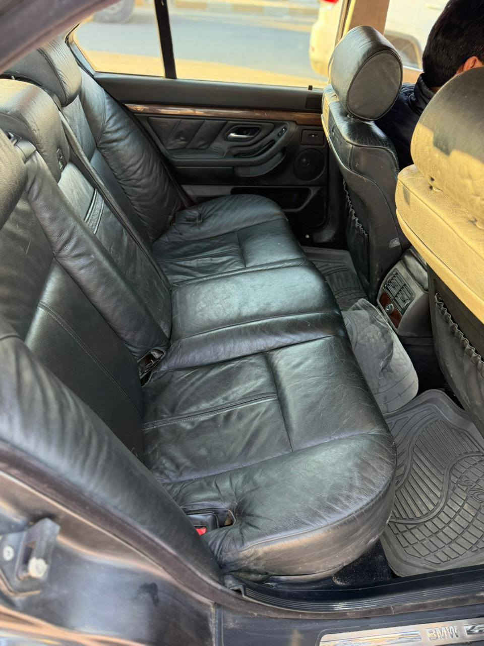 735 خفاش
محرك 44
سيارة جاهزة مكينة كير شرط الفحص 
صبغ عام جمالية 
تبريد شغال 
مكان ذي قار 
السعر 70
باقي التفاصيل 
رقم راعيها واتساب مفتوح ***********
