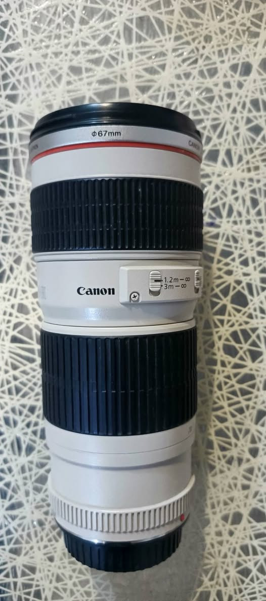عدسة كانون 70-200 F4
عدسة كانون فول فريم ٧٠-٢٠٠ سبعين ميتين للبيع فتحة اربعة 
الموقع النجف الأشرف
السعر ٦٥٠ و بيها مجال بسيط 
نضيفة و خالية من اي مشاكل

للتواصل واتساب
***********
