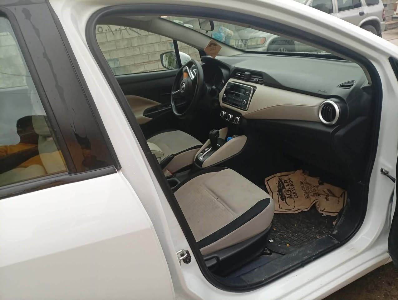 نيسان صني خليجي موديل ٢٠٢٢ سيارة بدون صبغ بدون ضربة بس بيها بارد شوية. سنوية ورقم جديد مكان سيارة كركوك. سعر سيارة ١٣٠
*********** كركوك, العراق
