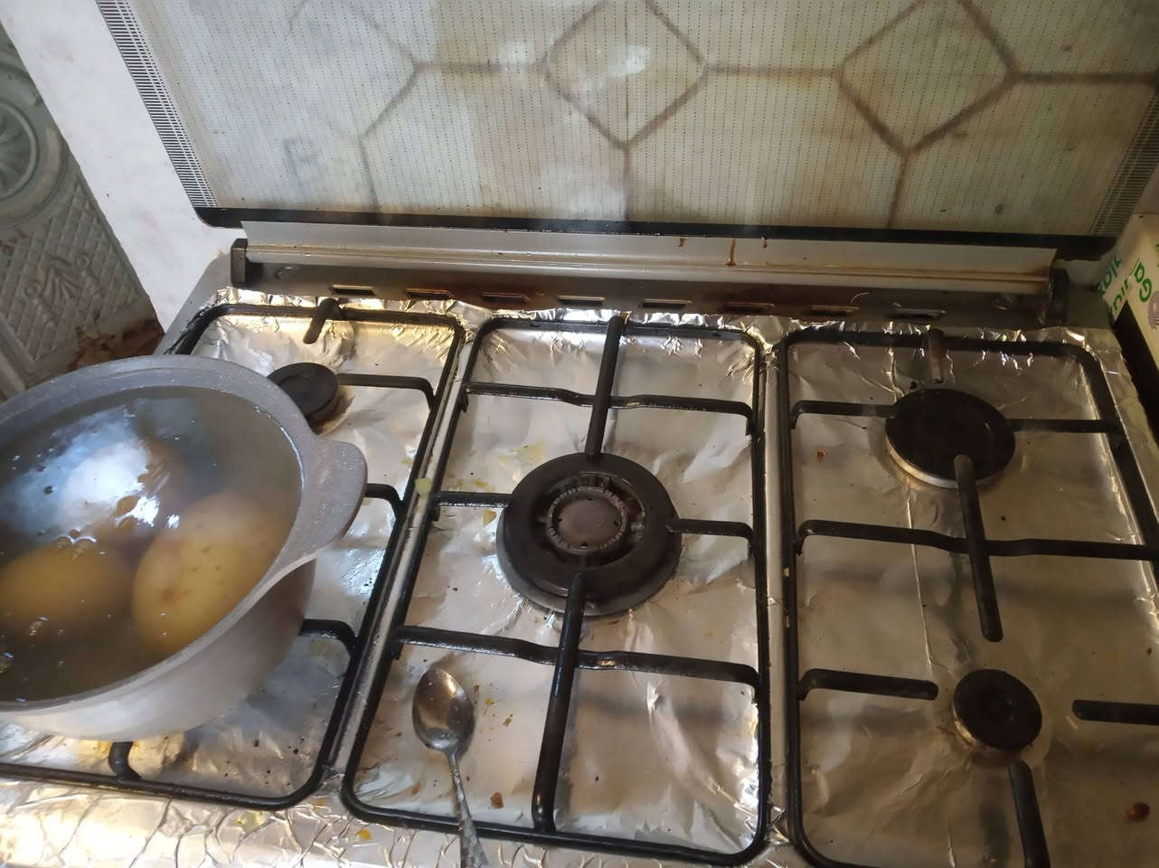 طباخ للبيع السعر 100 ***********
