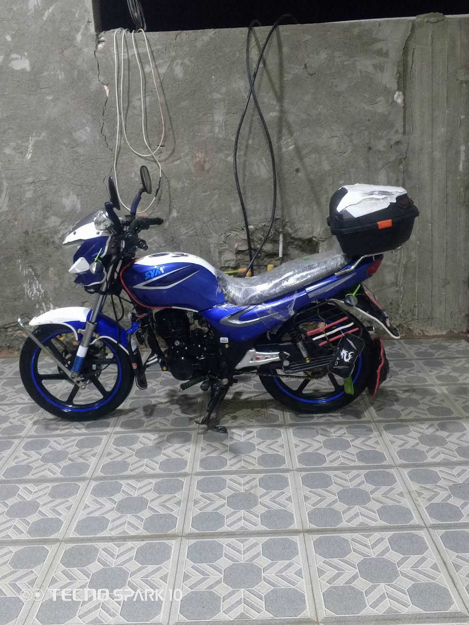 سلام عليكم البيع سايم كترواني جديد كله شقال كهرابايات ومحركه شركه بعده جديد وحلوو مرتب 2018 وياه منفيس ولمو شرايه لاكسر بحالاناس وتحاتي الكم السعر 900 مجال العنون رمادي سبع كيلوو قرب مجمع الهندسي ***********
