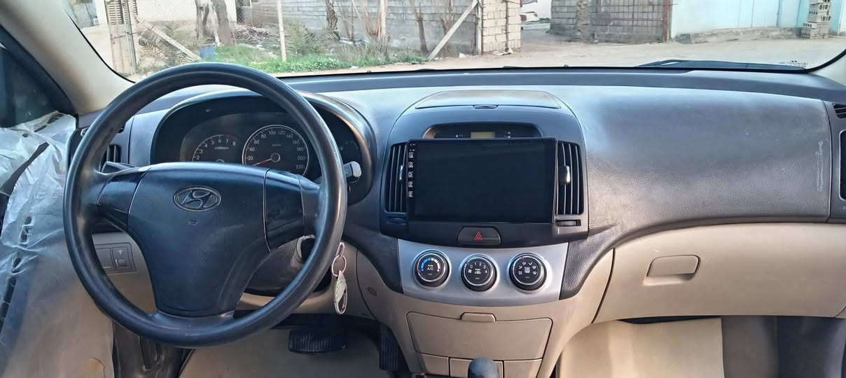 السلام عليكم للبيع الانتره 2011 محرك 1600 فول موصفات دكشن عالي فتحه اربع دكس اشاير مري حداديه تخم تاير مكينه تبريد تتفئه   خير من الله  سياره مكفوله كفاله عامه ماعده كارت ب بنيد سياره حلوه وجاهزه من كلشي  المكان النجف المشخاب اي ستفسار ***********
